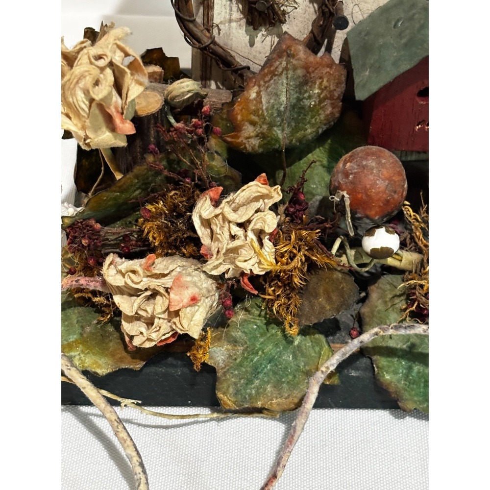 Best Friends Handcrafted Whimsical Design Dried flower Birdhouse garden folk art - Picture 6 of 8